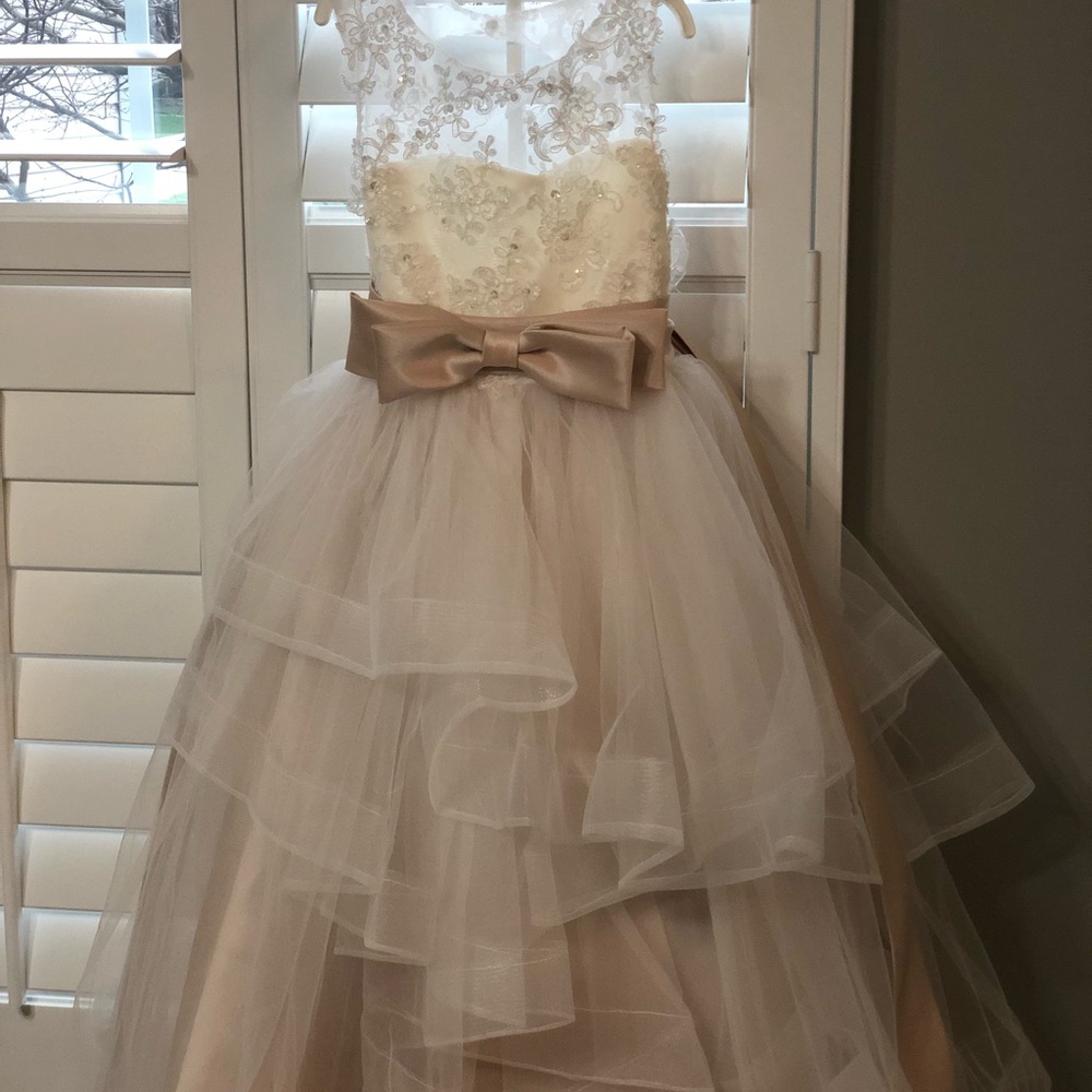 Ring girls dress mint condition worn once size 4t
